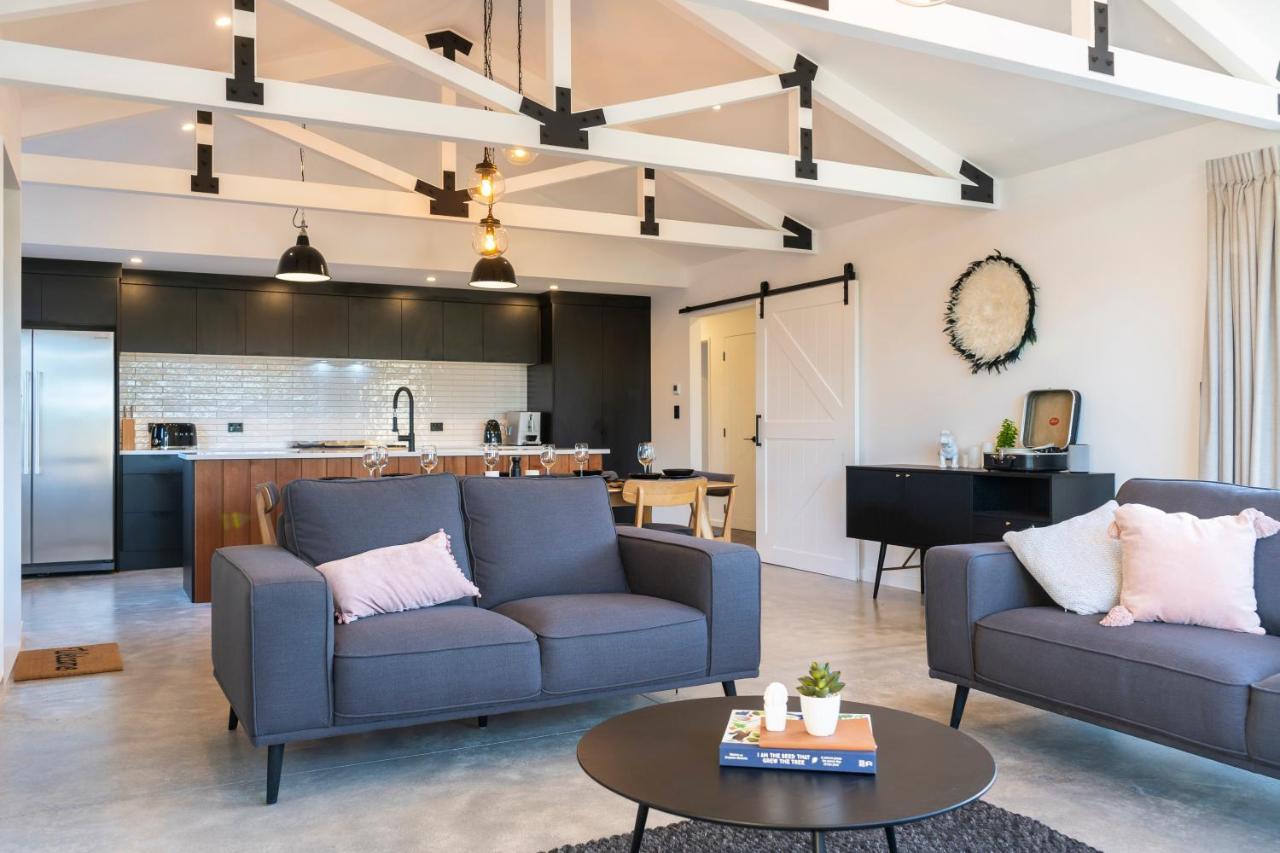 Black Barn Modern: Luxe Martinborough Escape Exterior foto